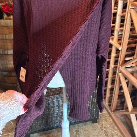 FREE PEOPLE Juicy Long Sleeve Thermal Top Shirt in “Date Night” (Maroon) Size S - Picture 6 of 12